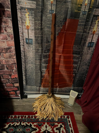 Olaxo - Haunted Witch Broomstick